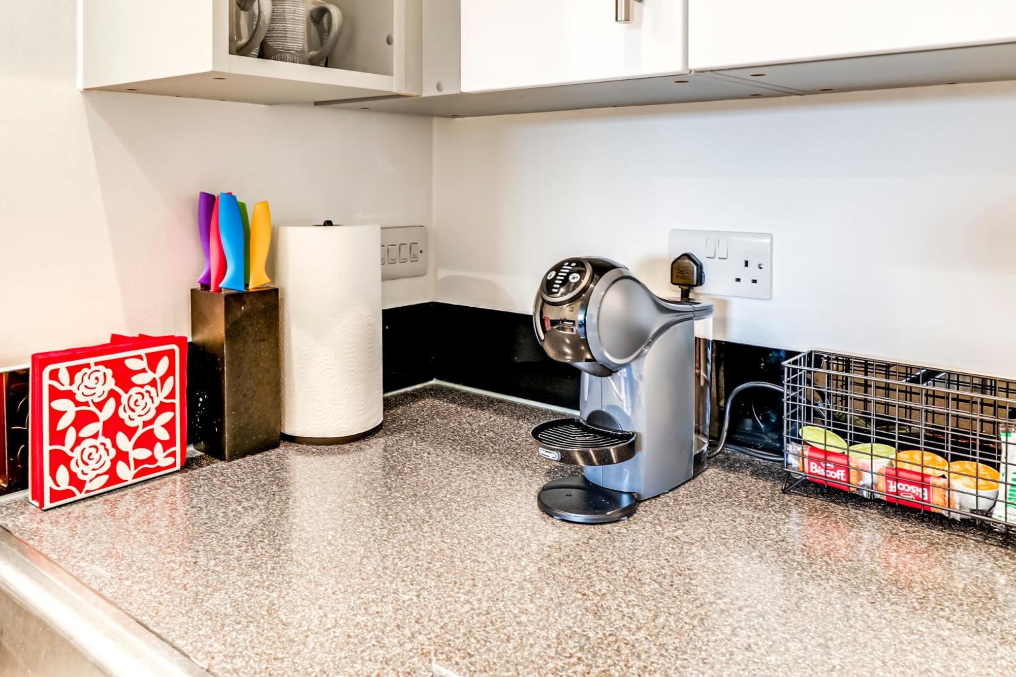 웨어 Entire 2 Bed Flat Contractors Families And Relocators 아파트 외부 사진
